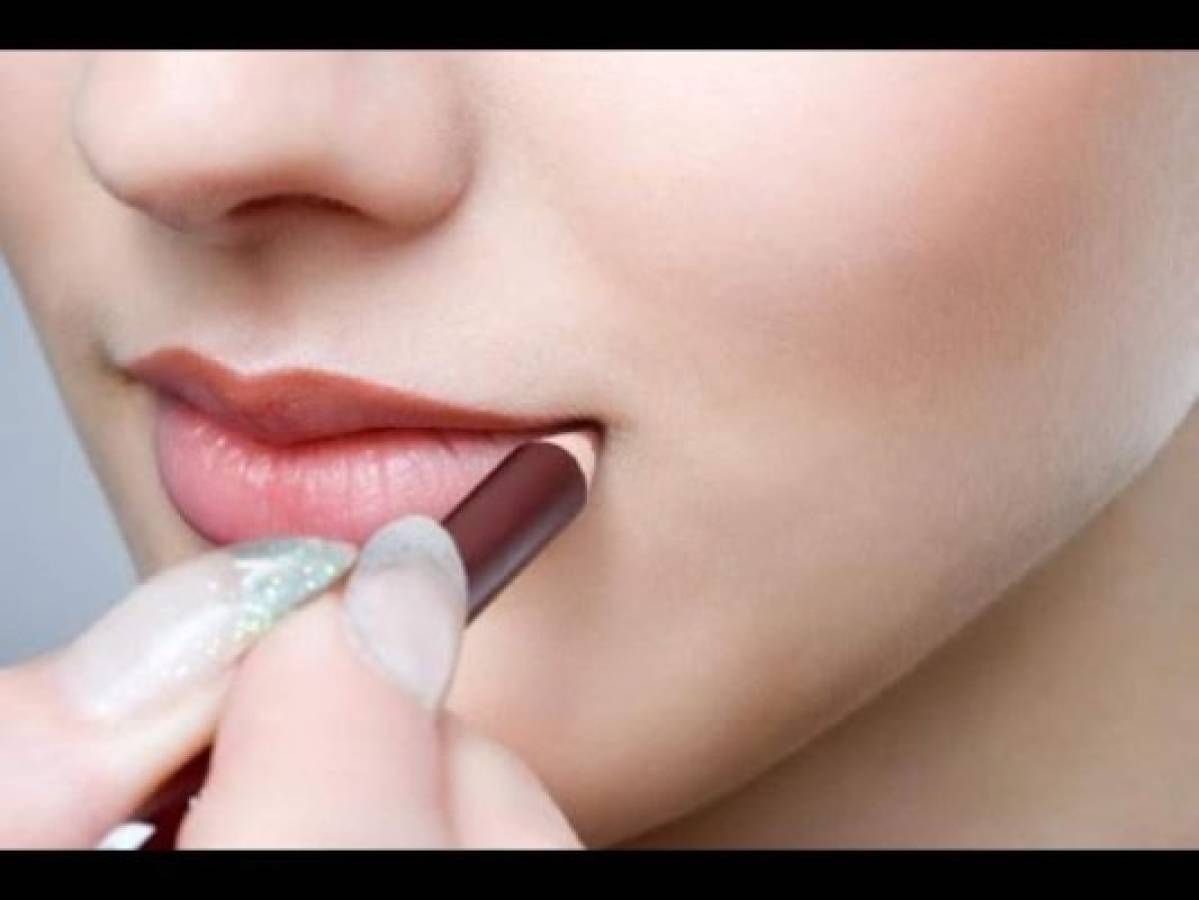 8 trucos de maquillaje para lucir 10 años más joven