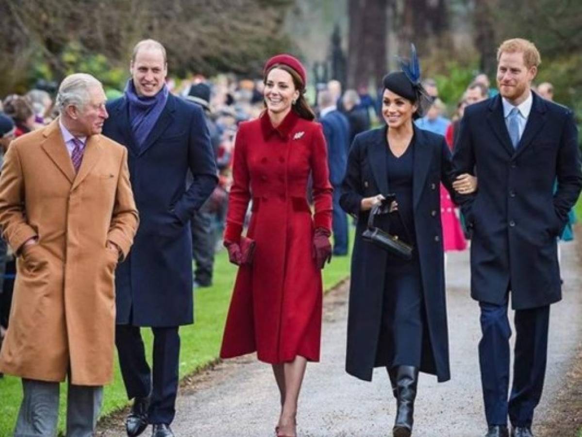 El príncipe Carlos junto a los duques de Cambridge, el príncipe Harry y su esposa Meghan Markle. Foto: Instagram.