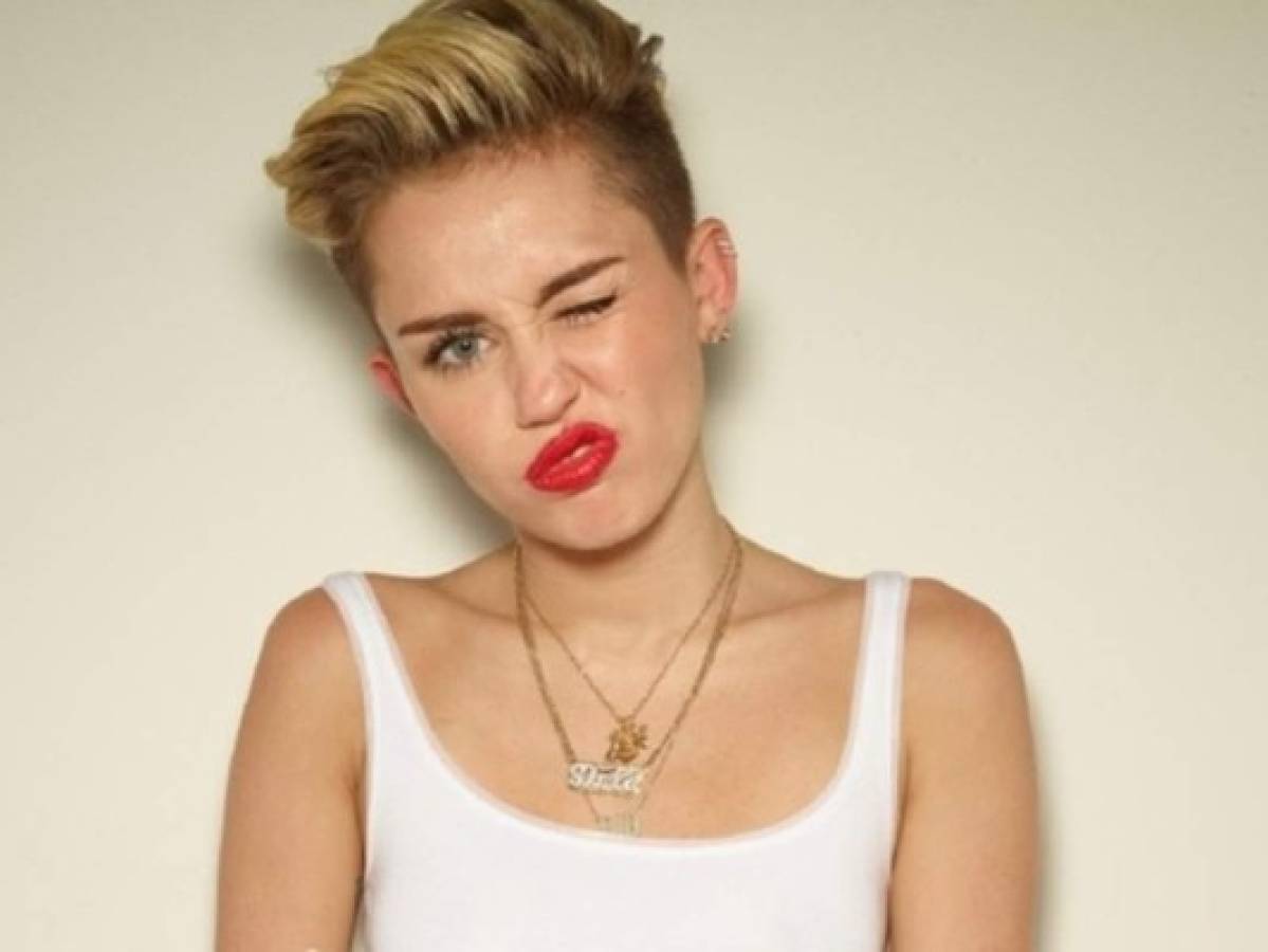 La cantante Miley Cyrus llora tras el gane de Donald Trump