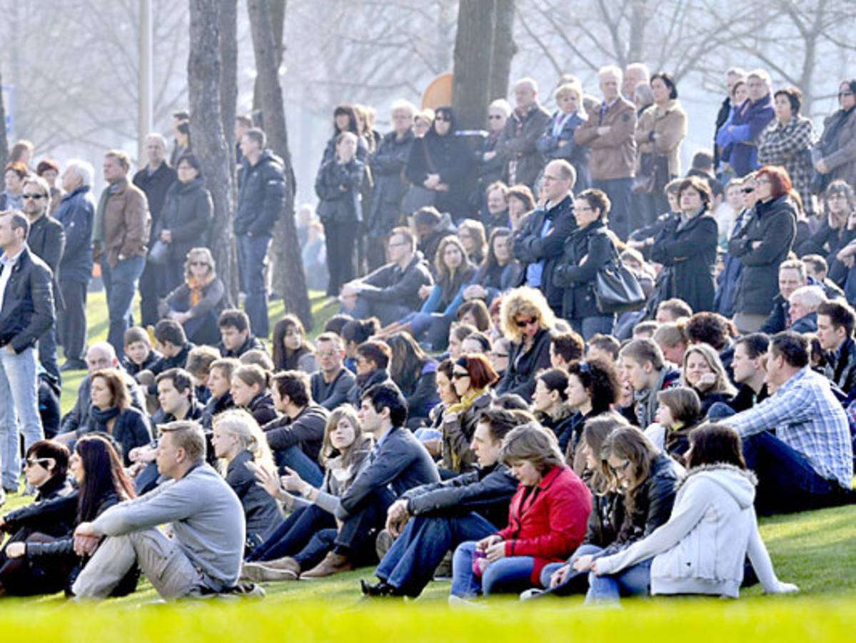 Bélgica llora la muerte de 22 niños en accidente en Suiza