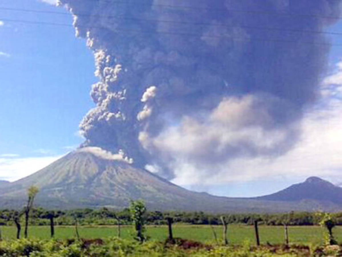 Evacuaciones en Nicaragua por erupción de volcán San Cristobal