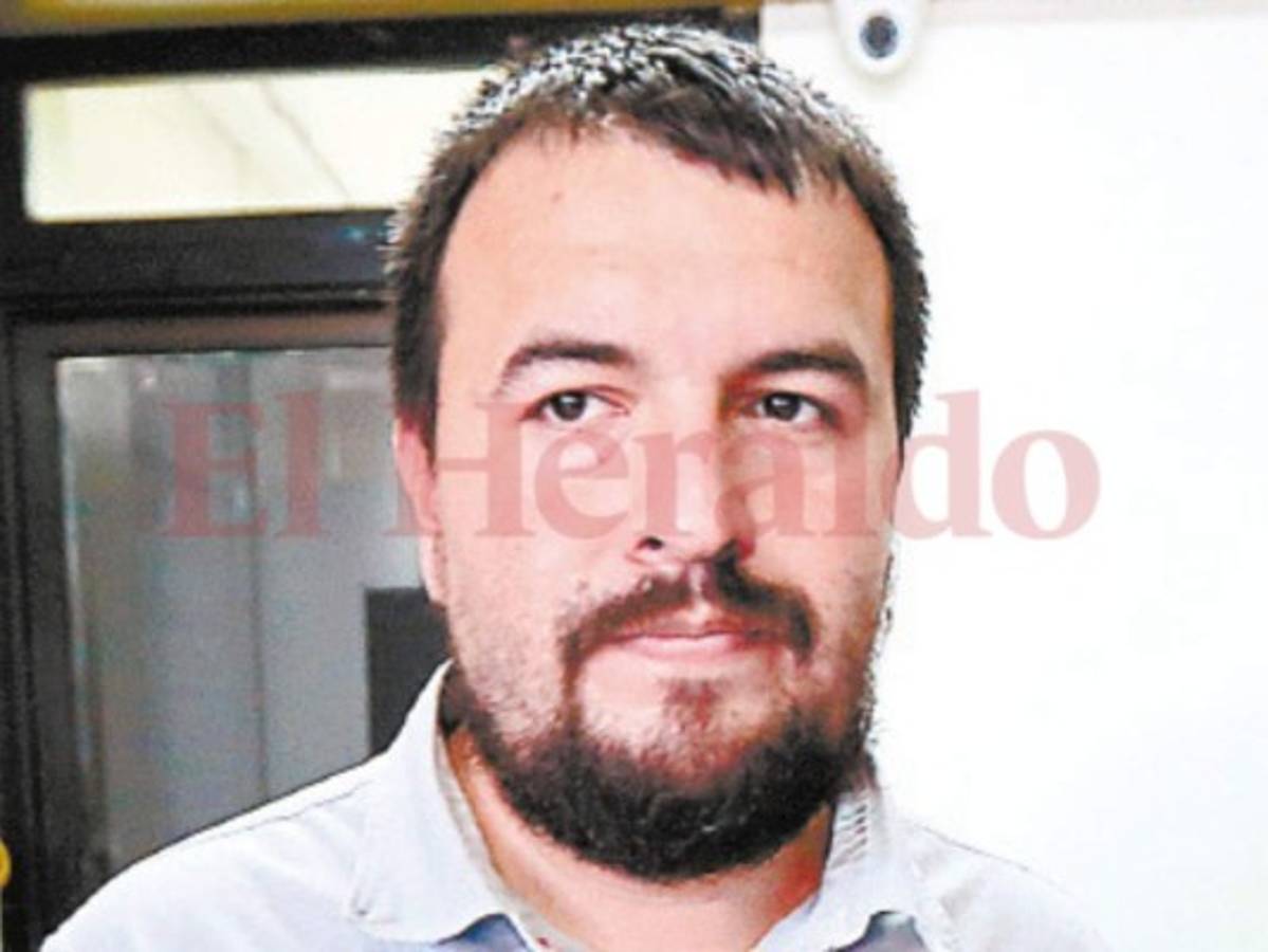 Óscar Rivera, Interventor del RNP: 'Vienen a trabajar o juegan fútbol”