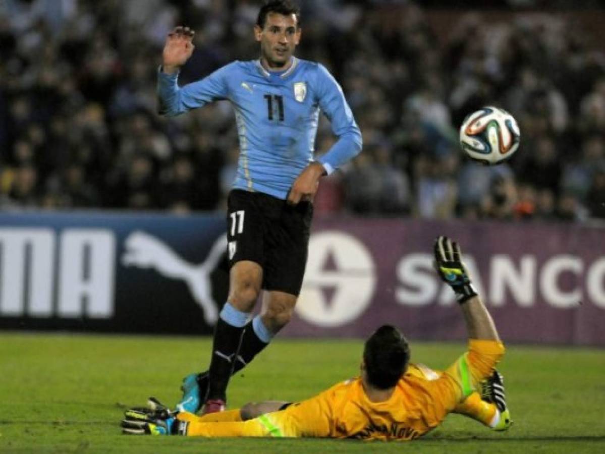 Selección de Uruguay pierde a otro delantero para choques con Perú: Stuani será baja