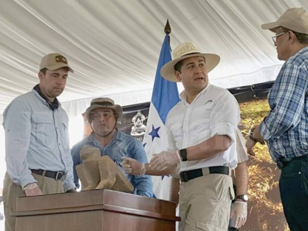 Presidente JOH denomina como 'Ciudad Jaguar' al sitio arqueológico de Gracias a Dios