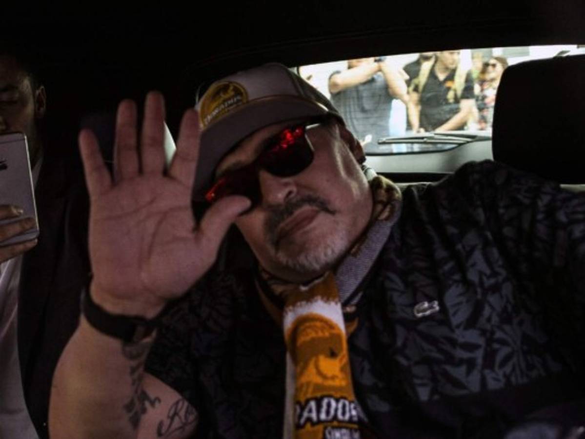 Maradona será presentado este lunes como director técnico de Dorados de México
