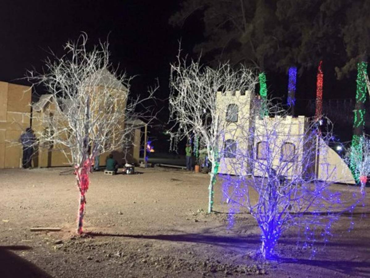 ¡ Gran espectáculo de luces! Inauguran Villa Navideña 2015 en Tegucigalpa