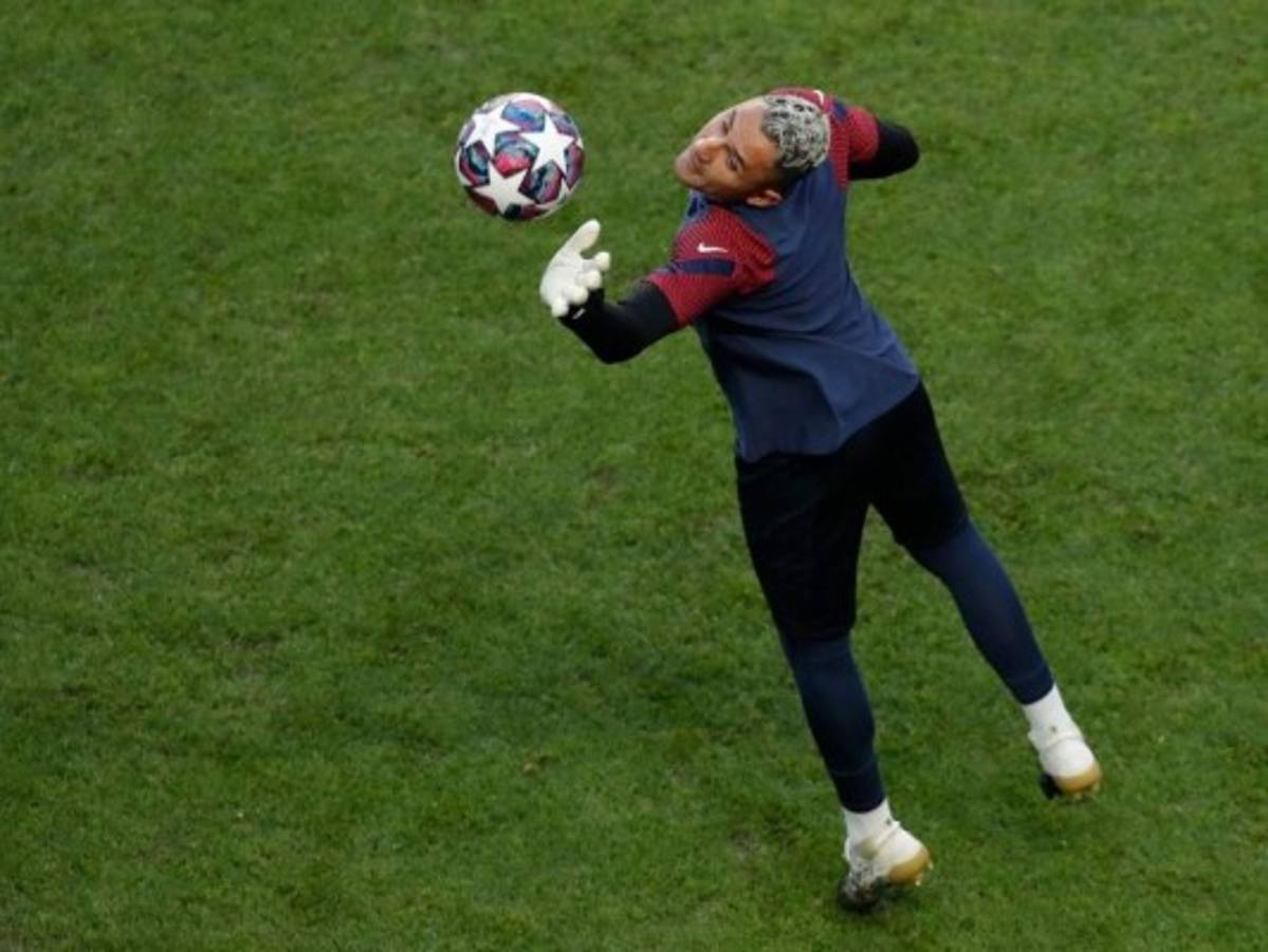 Keylor Navas es titular con el París Saint-Germain en la final de la Champions