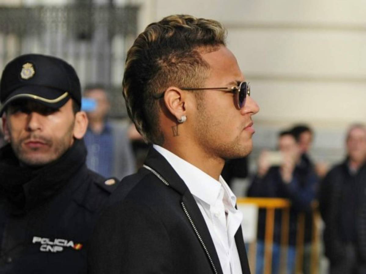 Fiscalía pide dos años de cárcel para Neymar por presunto fichaje fraudulento
