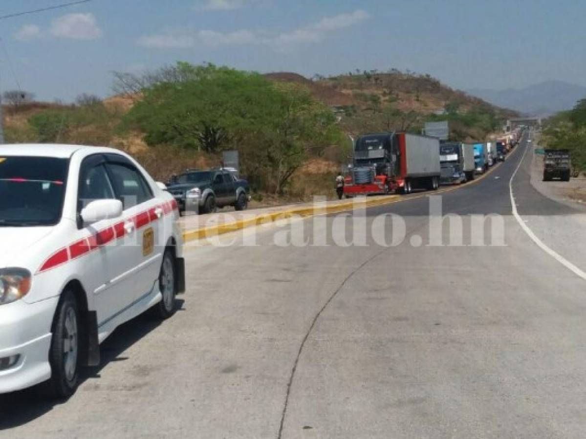 Taxistas en protesta paralizan tráfico en Choluteca