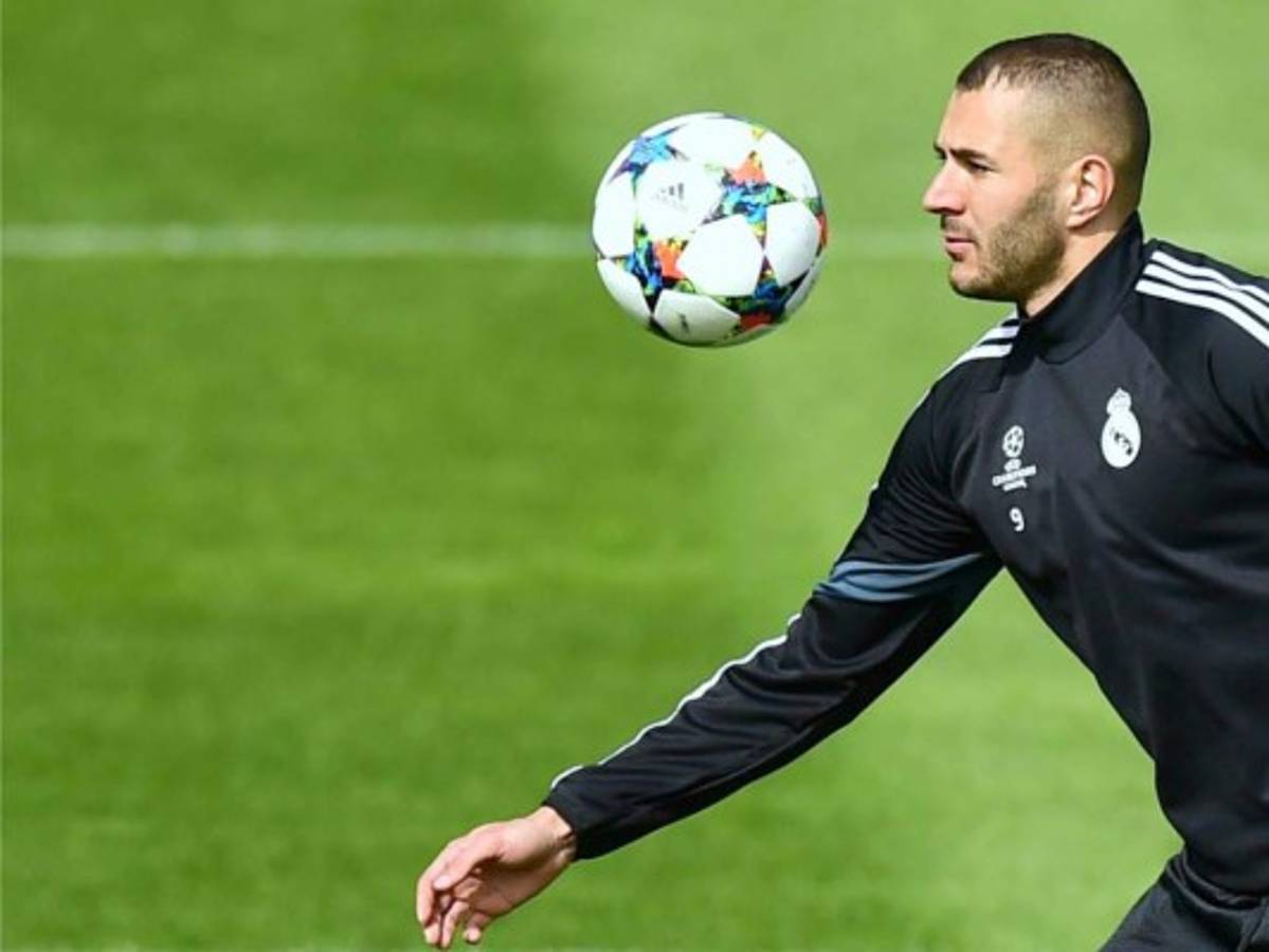 Karim Benzema renueva con el Real Madrid hasta 2021