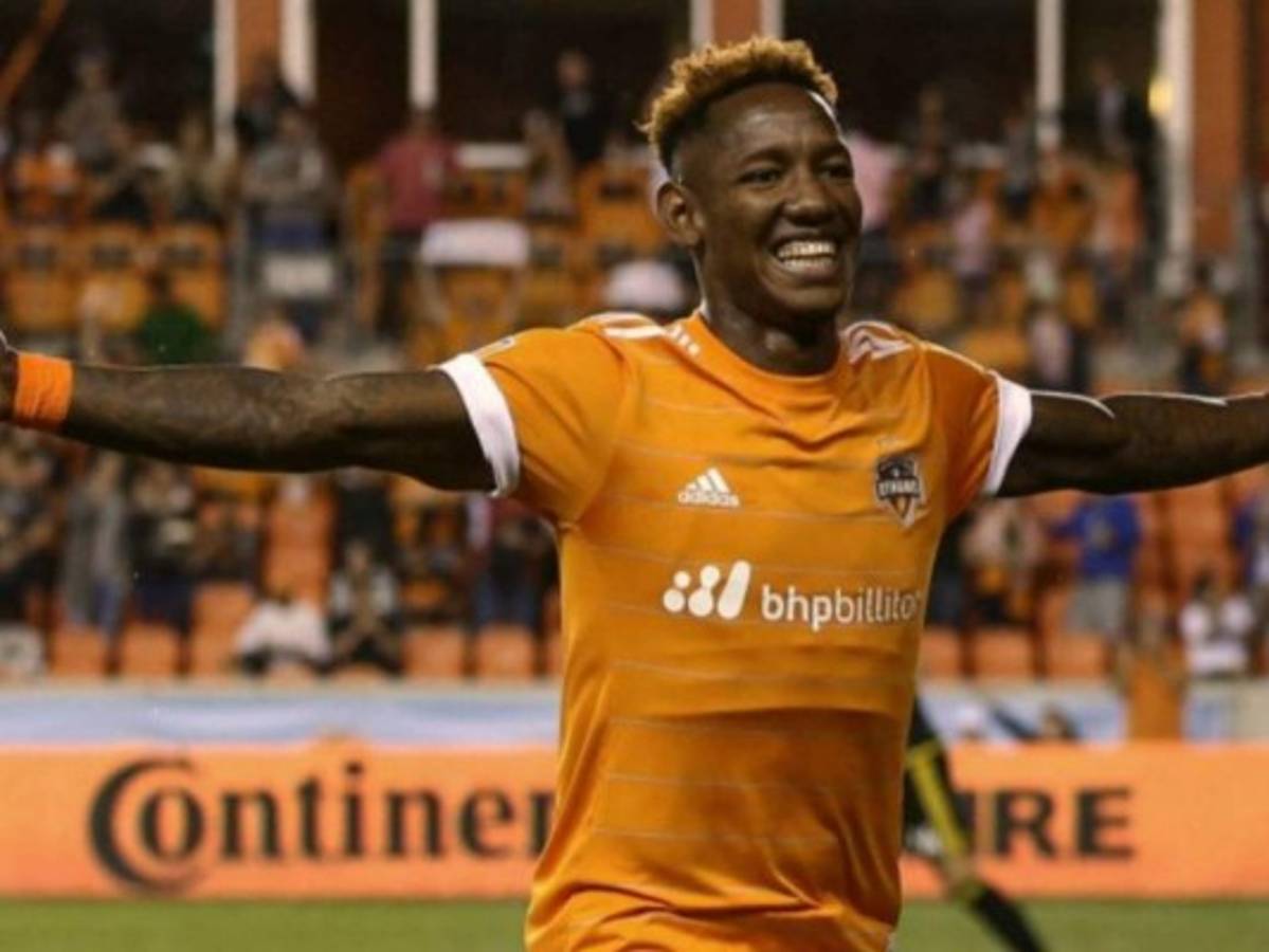 Quioto se va a celebrar a las gradas del BBVA Compass su gol con Houston Dynamo ante San Jose Earthquakes
