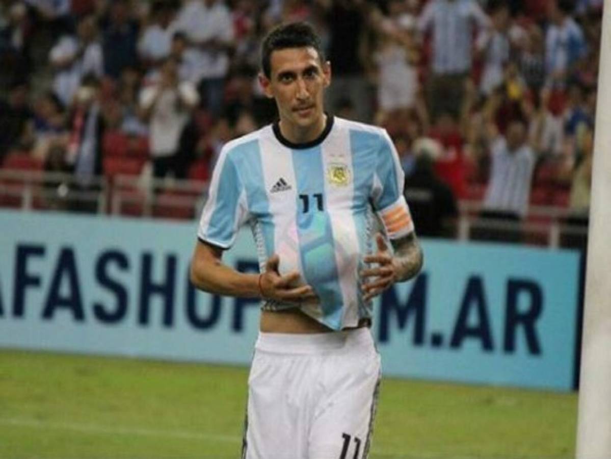 Ángel Di María posa como modelo y Neymar expresa sus burlas en Instagram