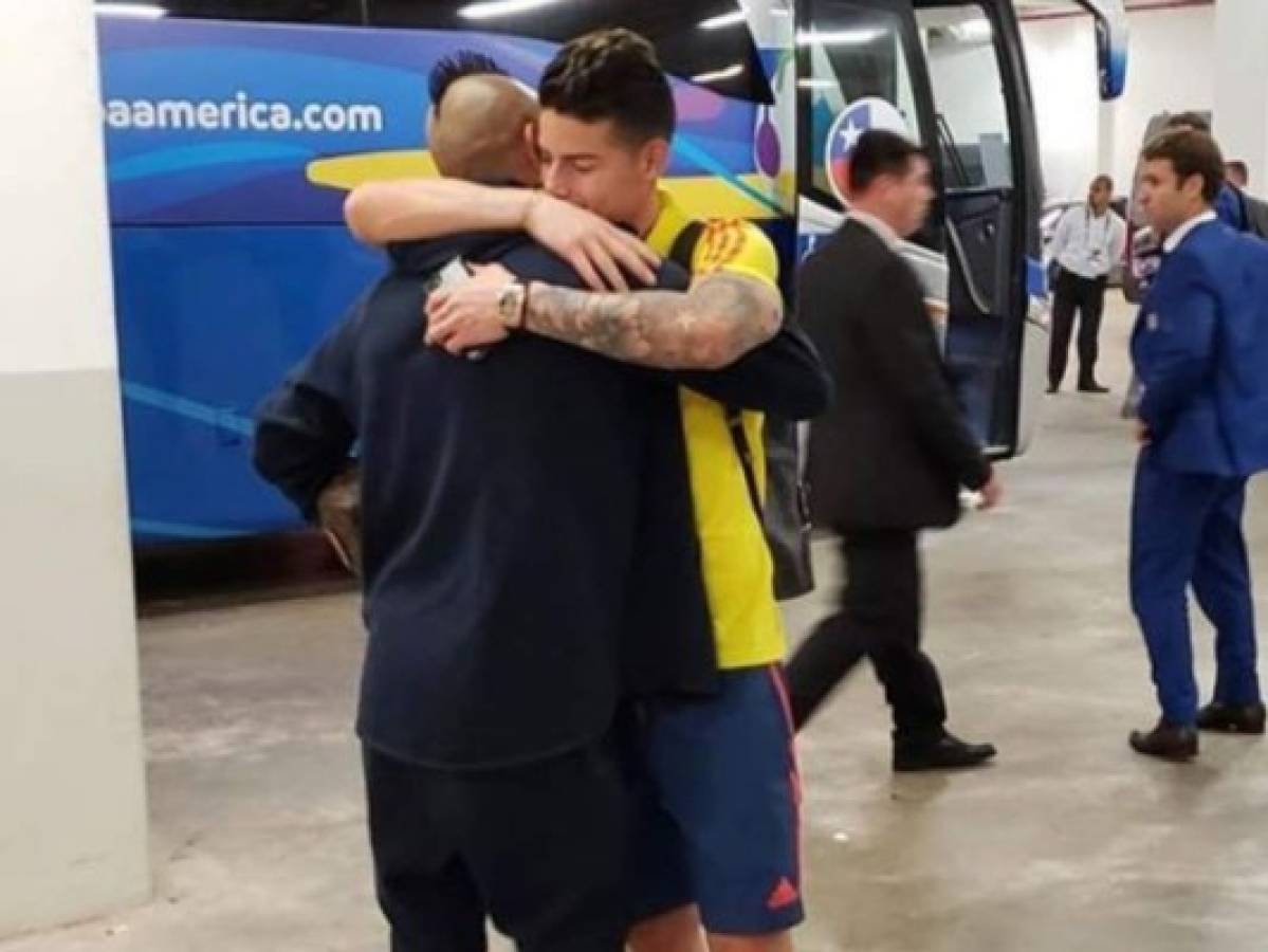 Vidal dedica emotivo mensaje a James Rodríguez tras eliminación de la Copa América 2019