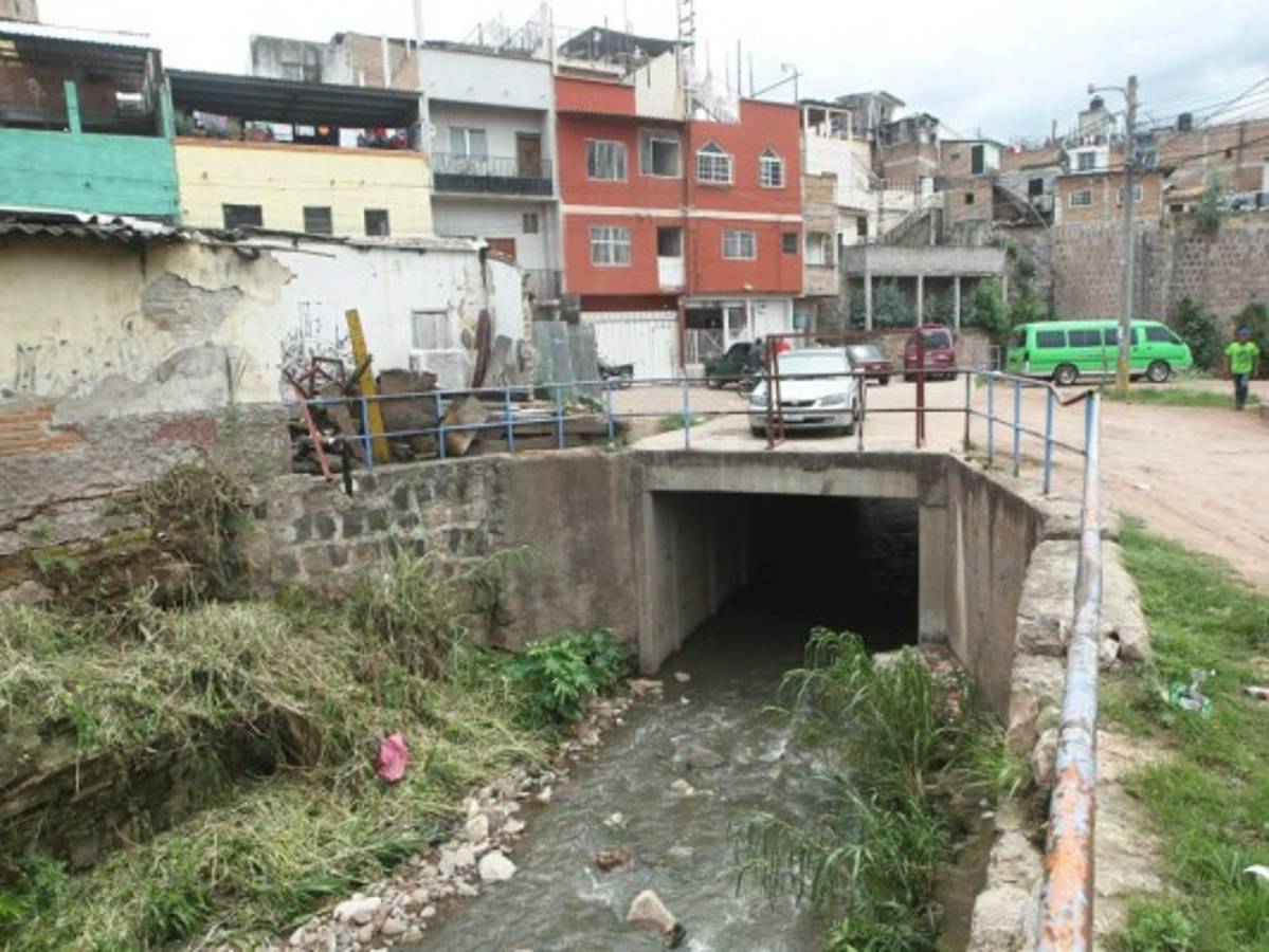 Unas 55 zonas están amenazadas por 17 ríos y quebradas de la capital