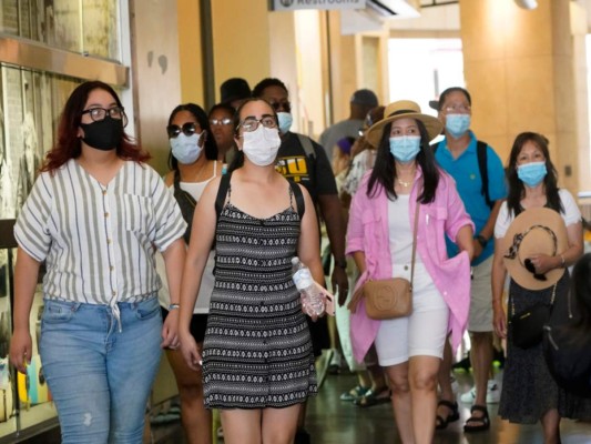 Los Ángeles busca revertir con mascarillas casos de Covid