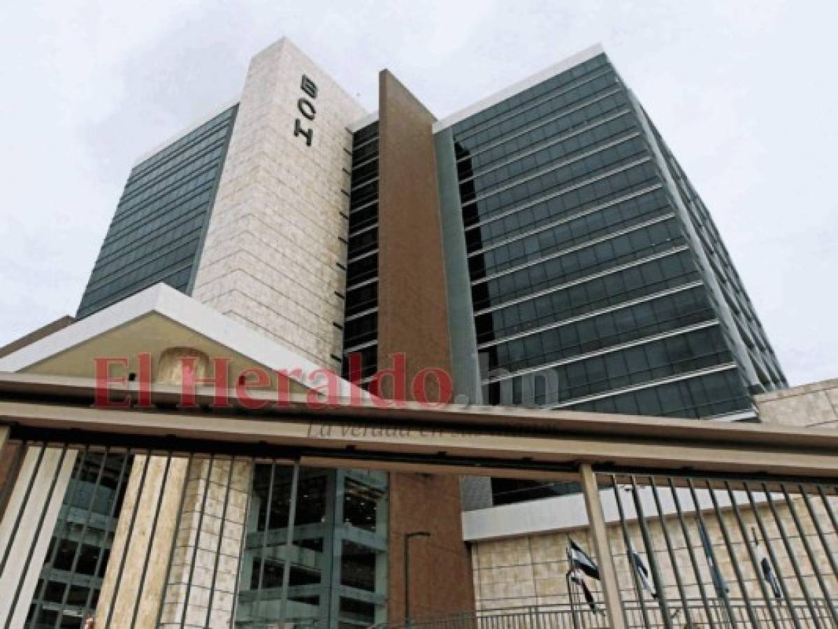 Directorio del BCH recibe ajuste salarial entre 15,600 y 16,725 lempiras