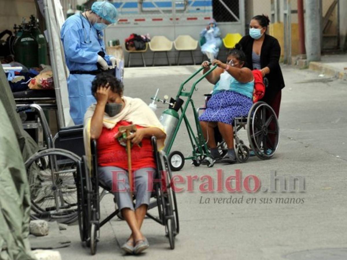 Hospitales privados y laboratorios colapsan por alta demanda de pacientes con covid-19