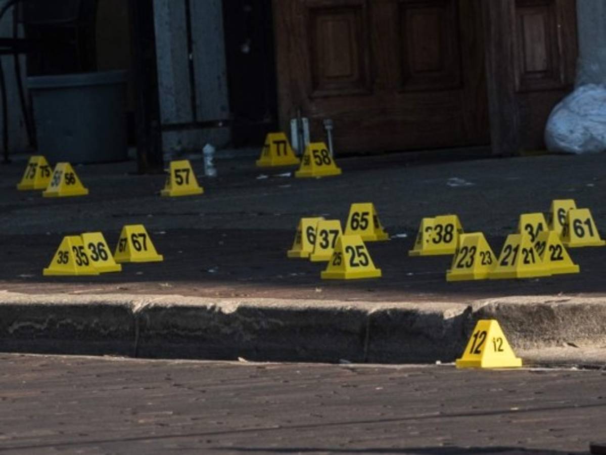 Reclaman regulación más estricta de las armas tras tiroteos en EEUU