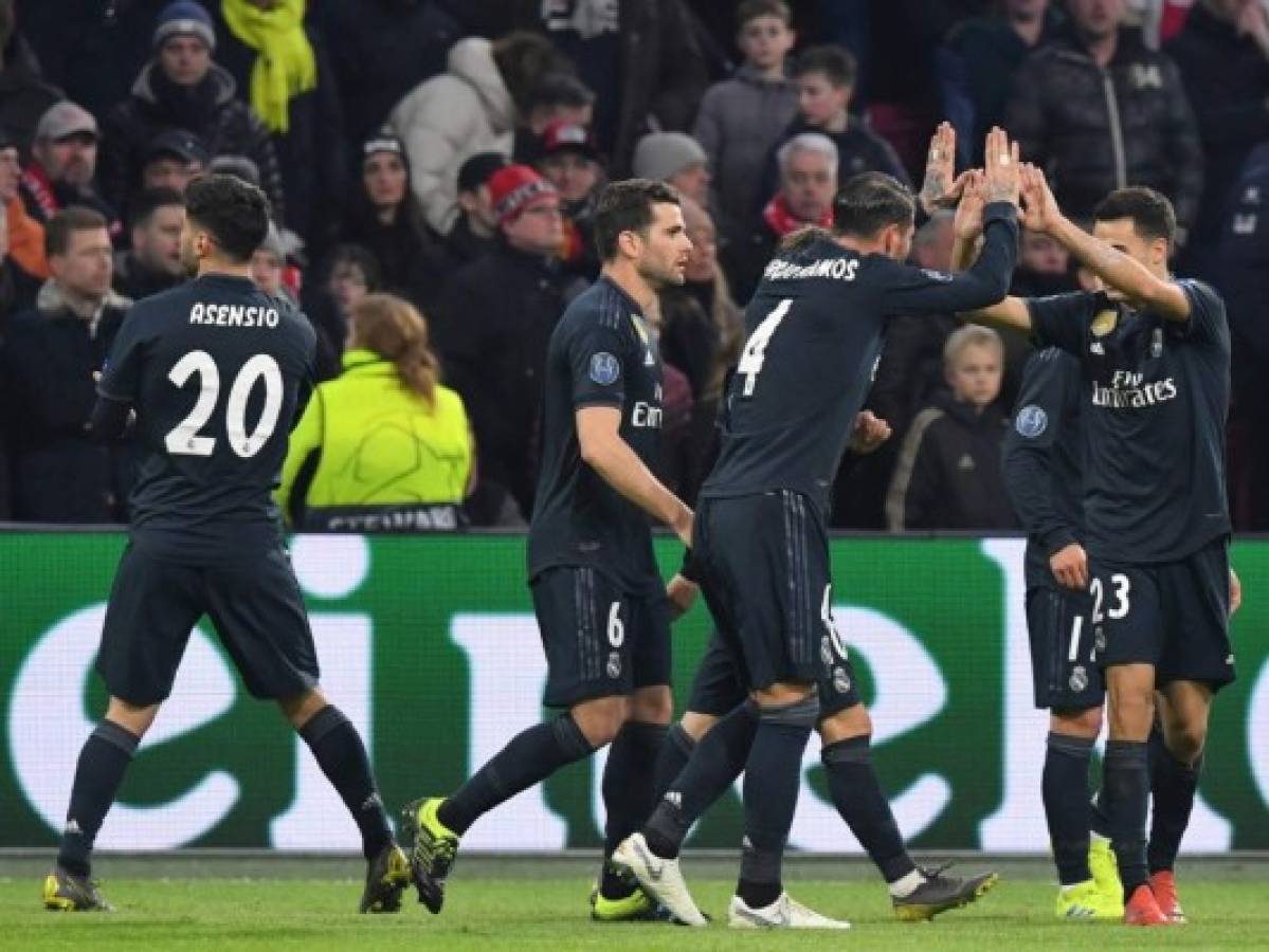 El Real Madrid se acerca a los cuartos de Champions tras ganar 2-1 al Ajax en Holanda