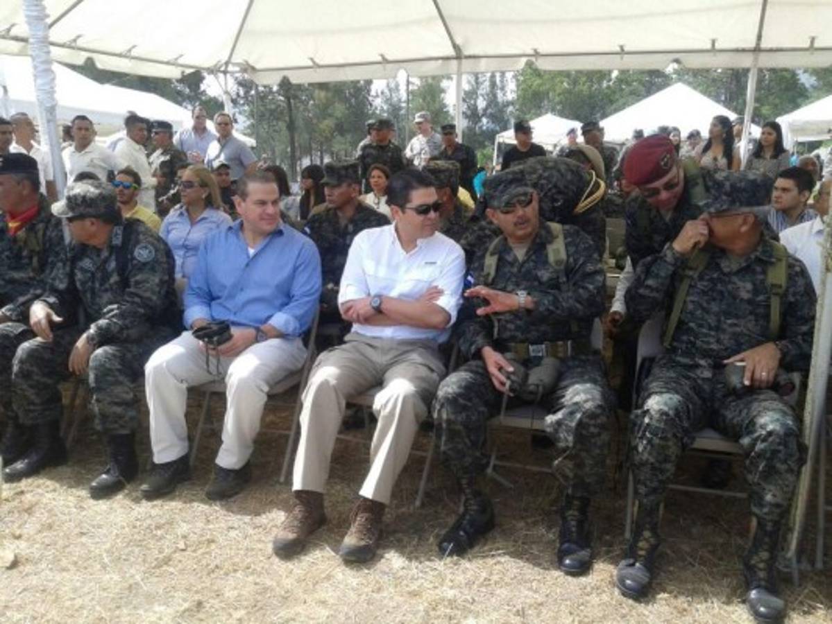 Presidente de Honduras: FF AA seguirá en tareas de seguridad