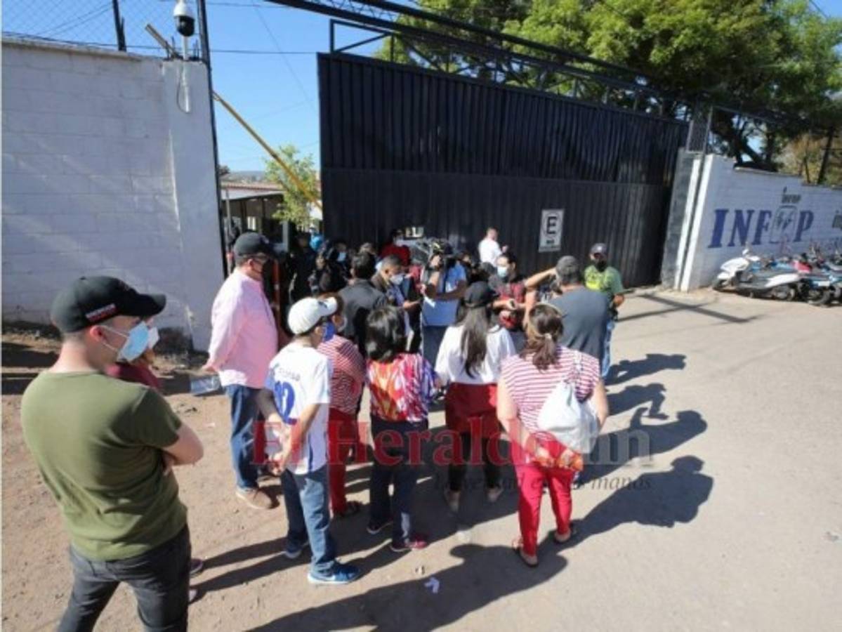 Tensión, caos e incertidumbre en las bodegas del Infop y cómputos del CNE