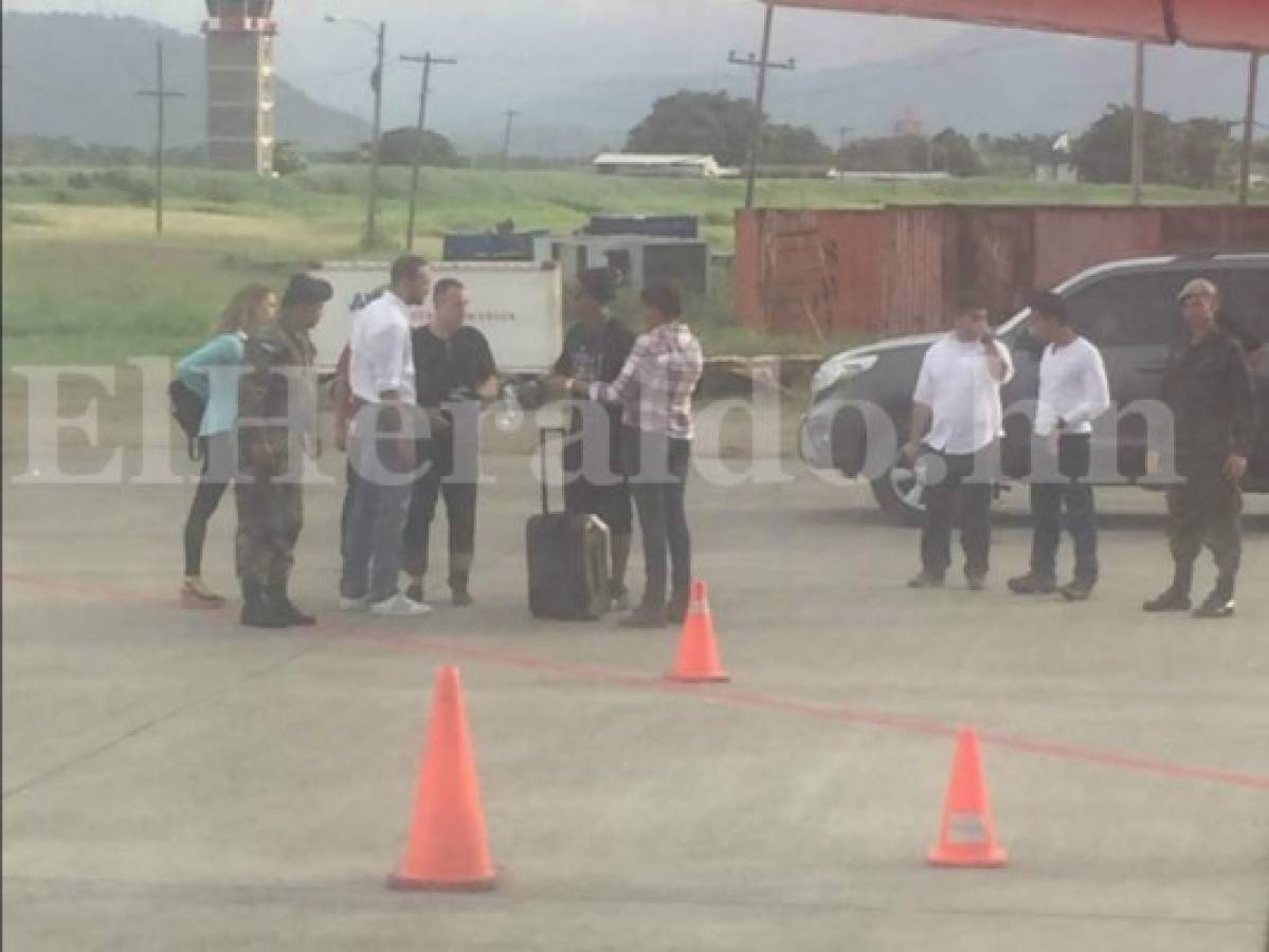 Ronaldinho ya está en Honduras; mira las fotos de su llegada