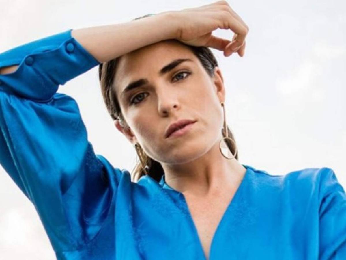 Karla Souza comparte tierna fotografía de su boda en redes sociales