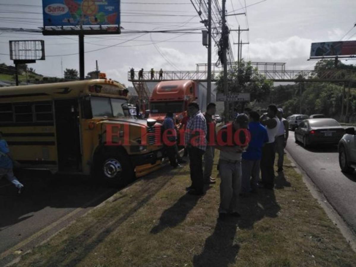 Transportistas aceptan reunirse con el gobierno, pero sin suspender el paro nacional