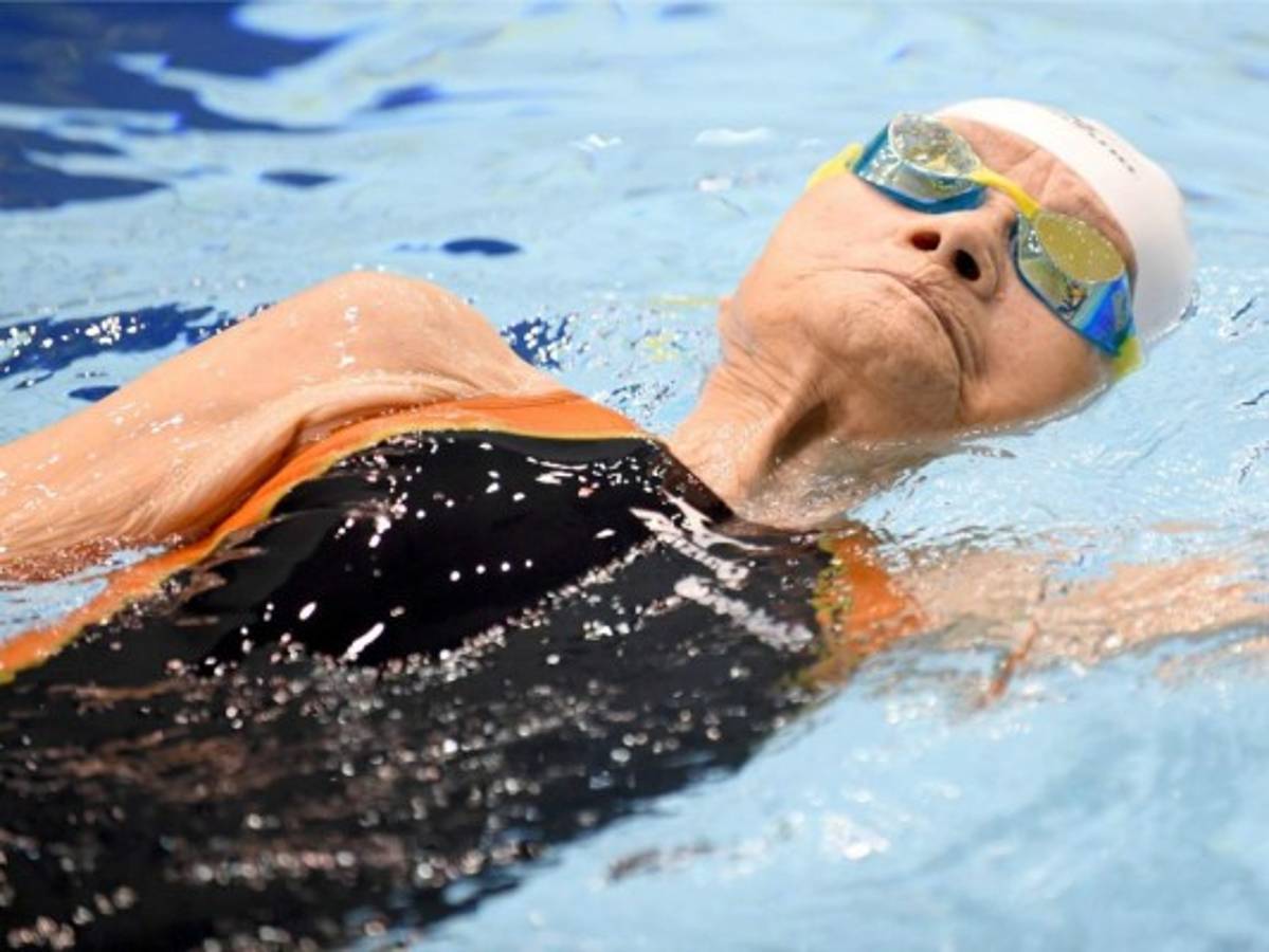 La nadadora japonesa de 101 años que quiere competir hasta Tokio-2020