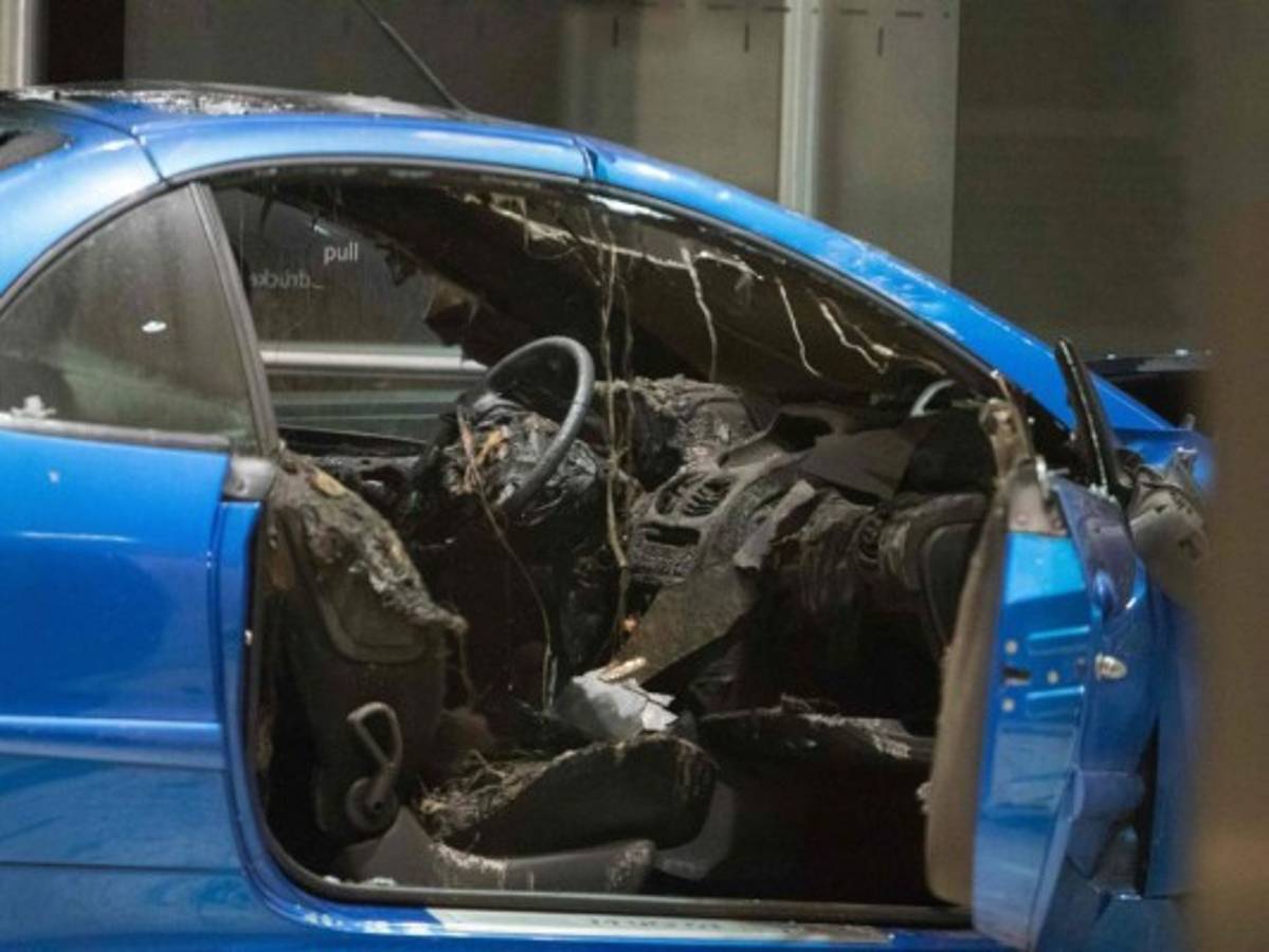 Alemán intenta suicidarse chocando su vehículo en la sede de los socialdemócratas