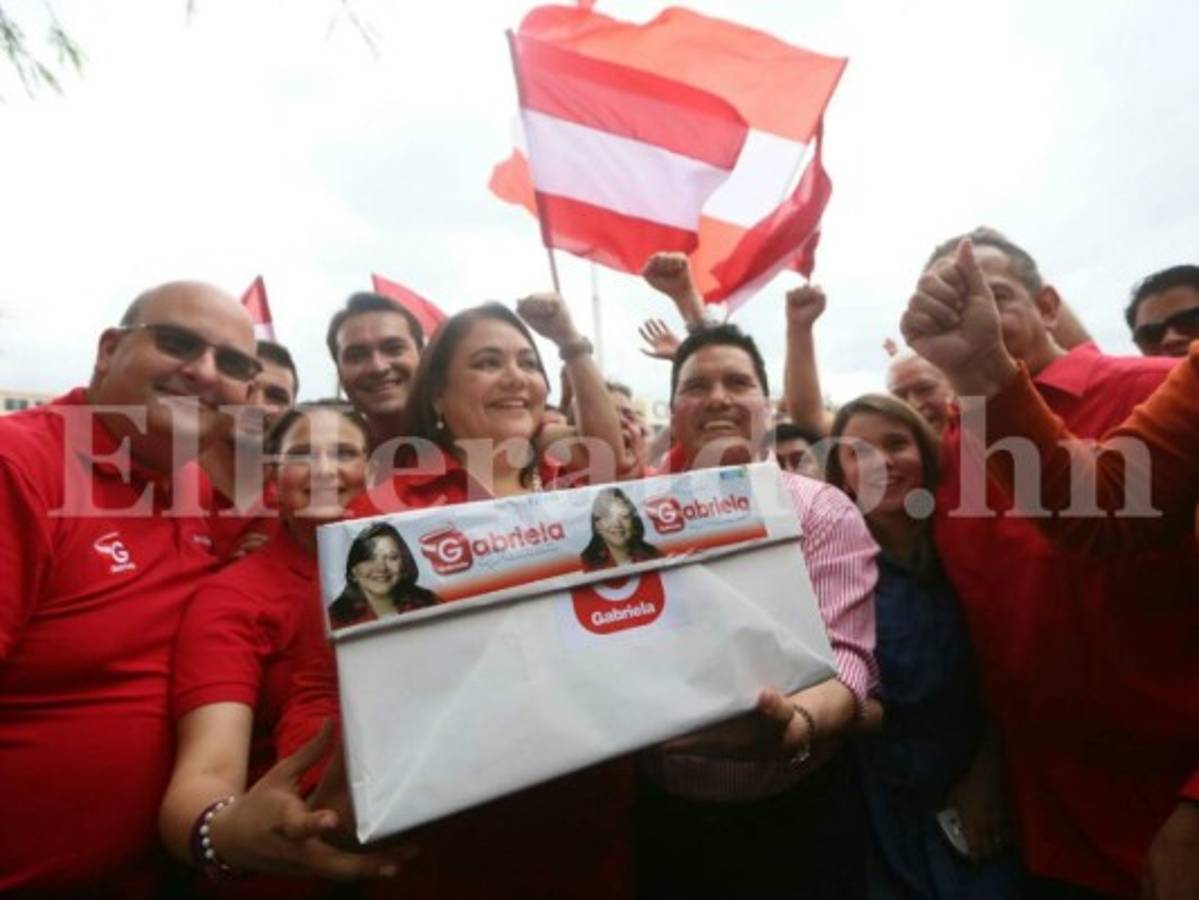 Movimientos de partidos políticos entregaron planillas para votaciones internas