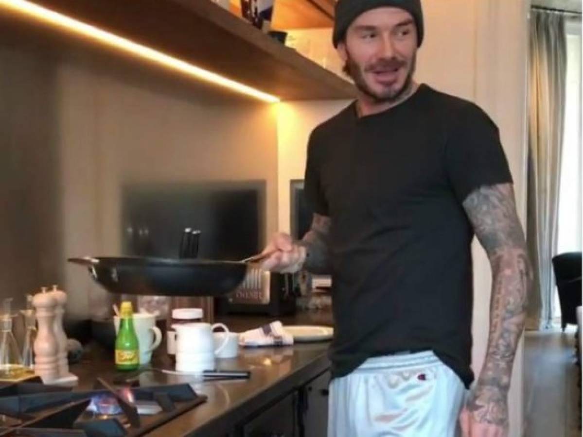 David Beckham celebra el 'día del panqueque' cocinando para su familia