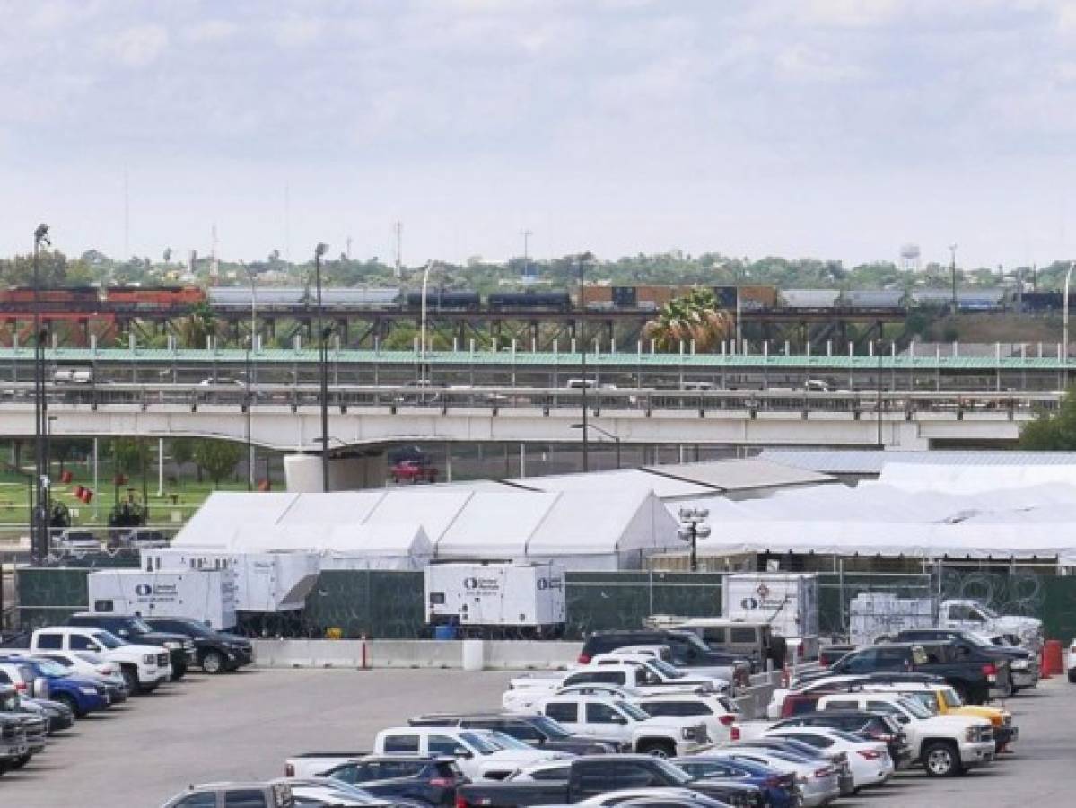 Primeras audiencias para migrantes en cortes móviles generan polémica