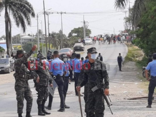 Por altas tarifas en el recibo de energía eléctrica protestan en Roatán