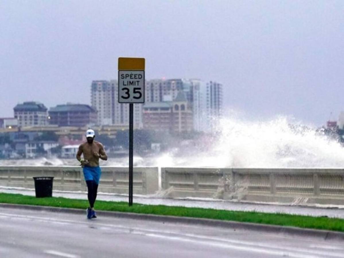 La tormenta Elsa deja un muerto y 10 heridos en Estados Unidos