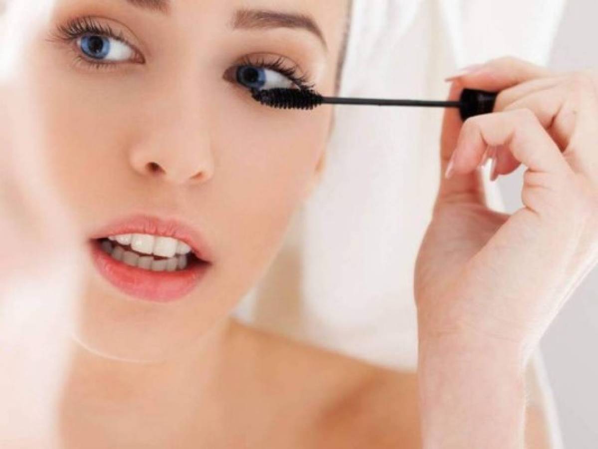 4 formas de mezclar cosméticos para que tu maquillaje dure más