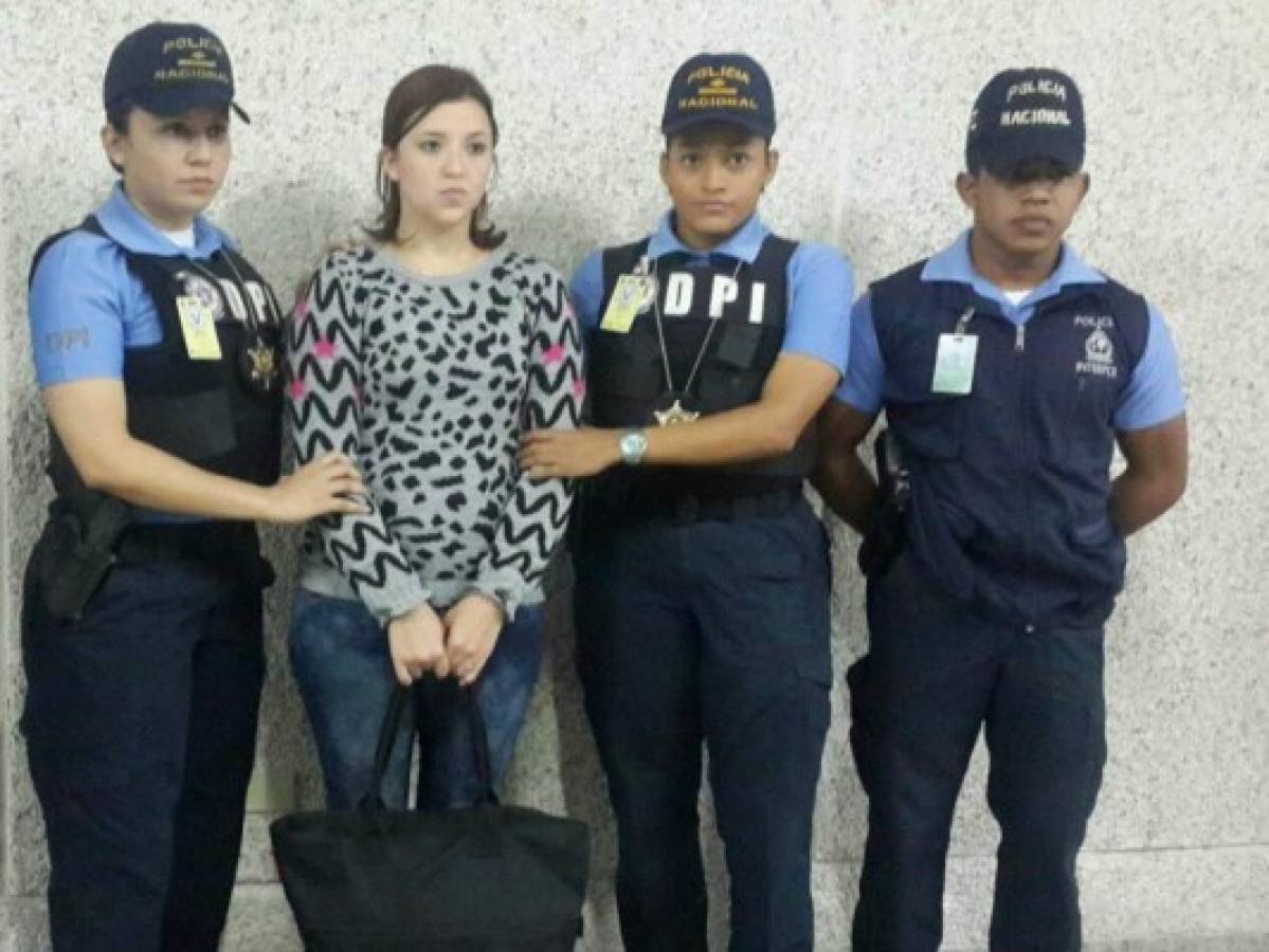 Llega extraditada desde Argentina, la hondureña Laura Knight acusada de matar a su esposo