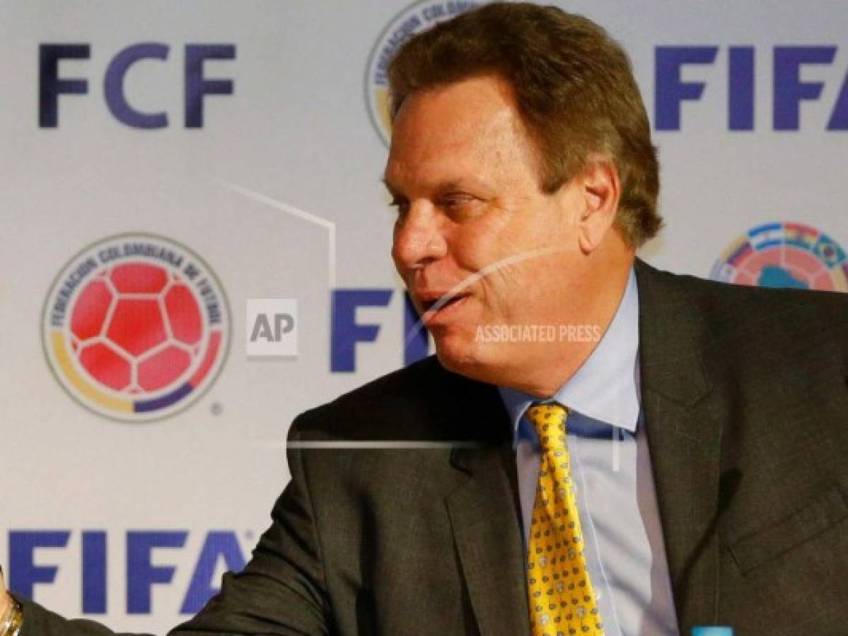 Líder de fútbol colombiano presenta demanda por calumnias