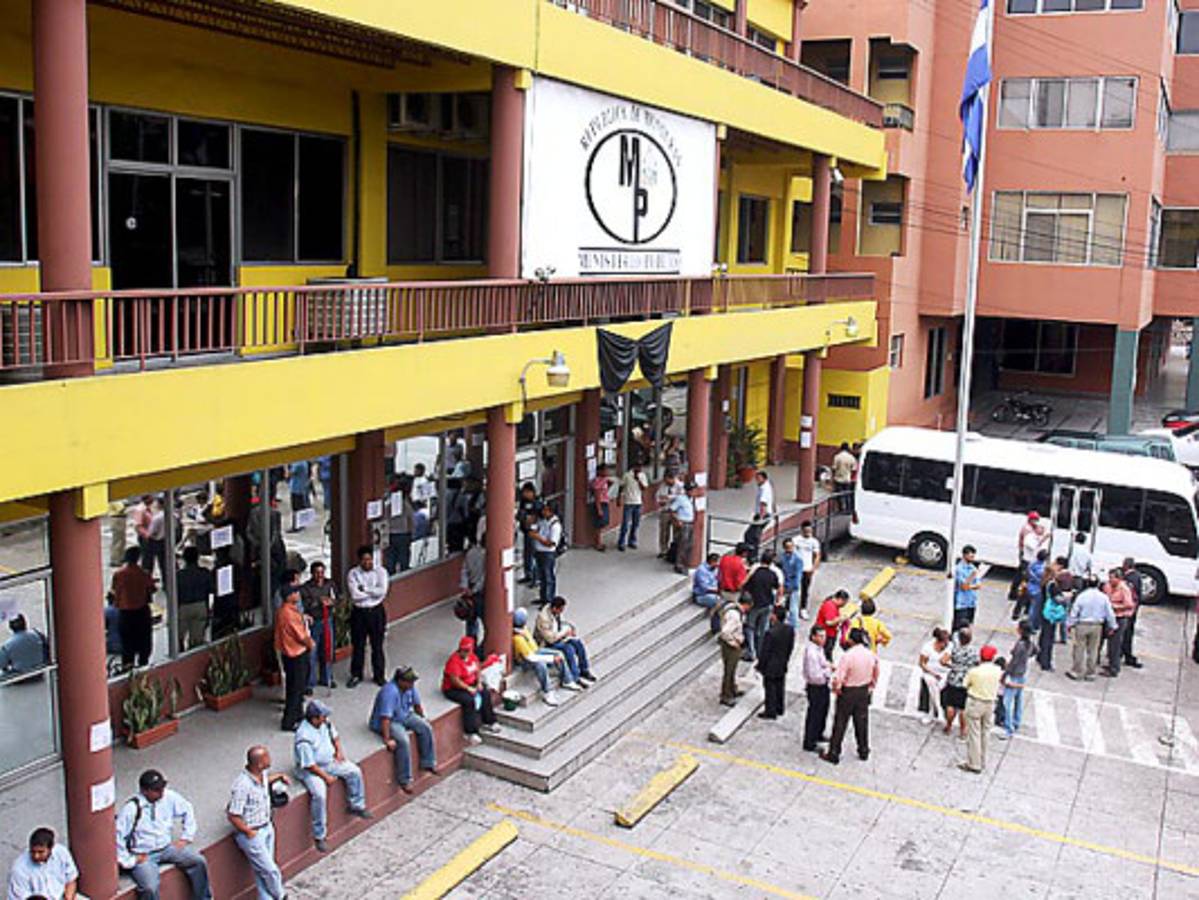 Lanza testifica por caso de los $100 millones