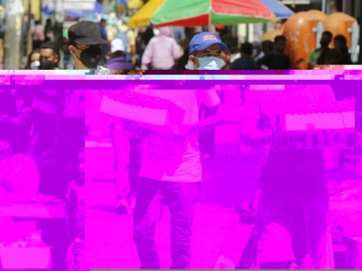 Muchos hondureños se volcaron a los comercios para comprar obsequios a sus madres. Foto: David Romero/ EL HERALDO