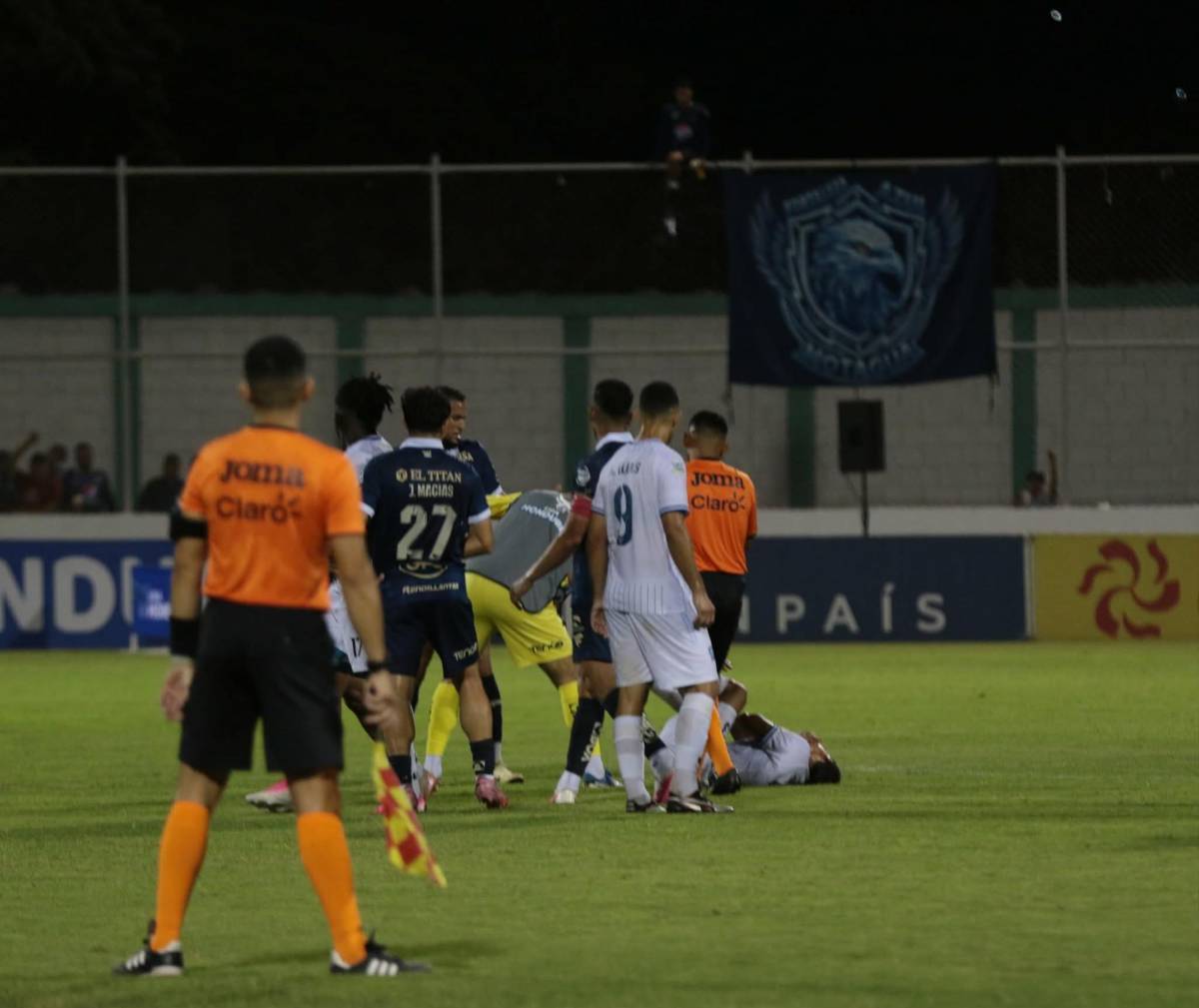 Polémico penal, ayuda del FVS y zafarrancho entre jugadores del Motagua y Génesis