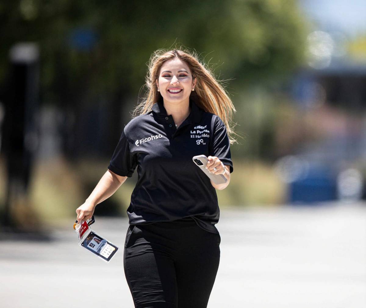 Bella periodista y exjugador hondureño sorprenden: Ambiente previo al Honduras vs Curazao