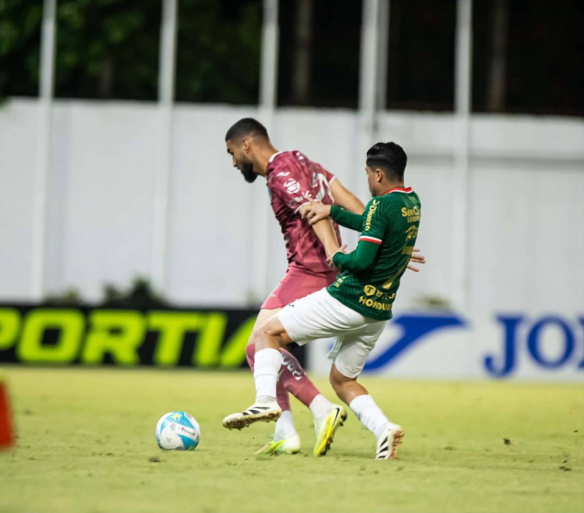 Motagua sufrió ante Marathón, modelo se robó el show y uno de los indisciplinados en el Morazán