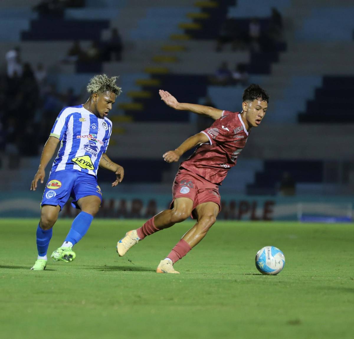 En fotos: Pelinegra deslumbra, La Ceiba se viste de gala y el show de Motagua ante Victoria