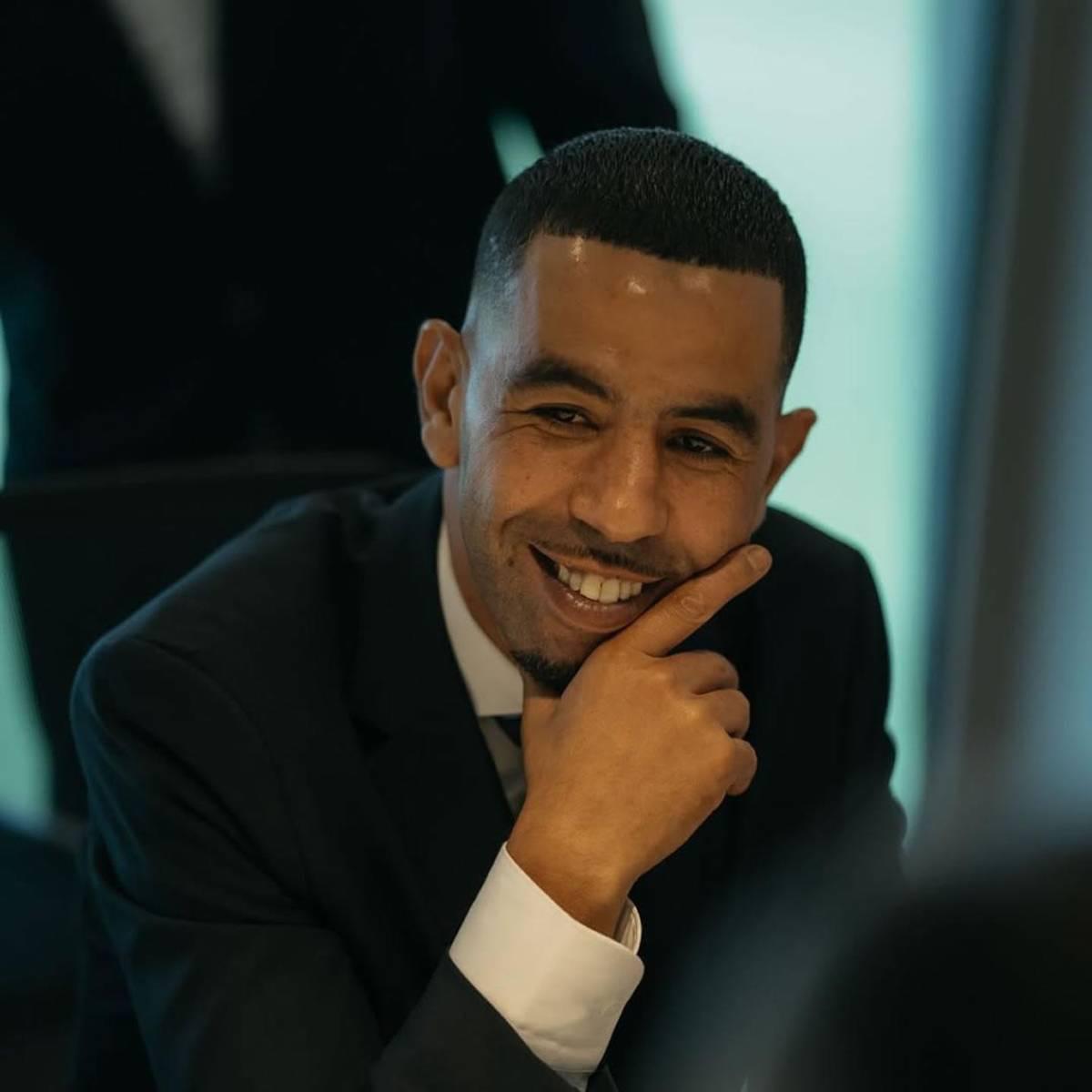 Padre de Lamine Yamal causa revuelo y se compromete con chica 16 años menor que él