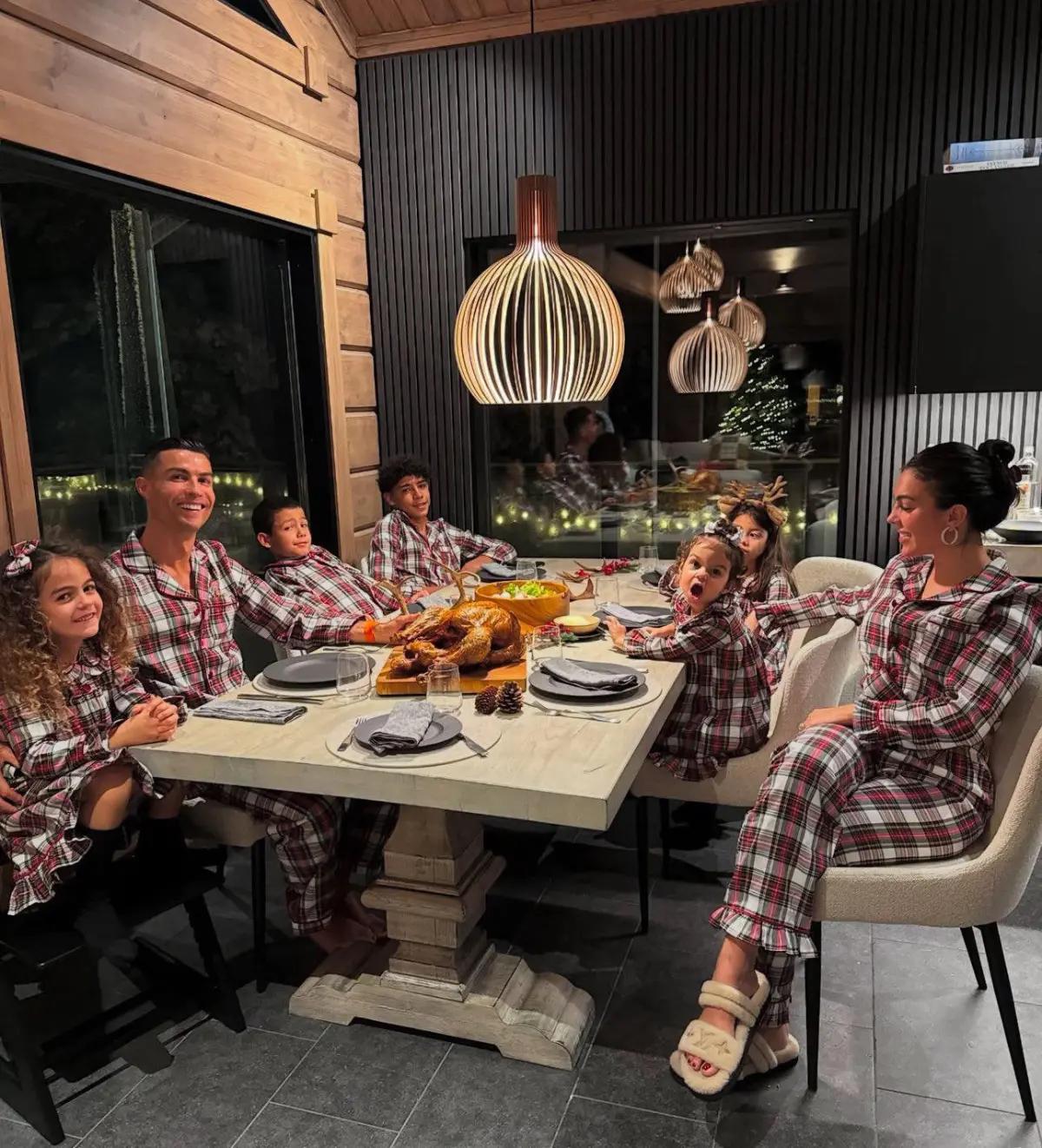 Así pasaron la Navidad los grandes futbolistas ¿Y Messi?