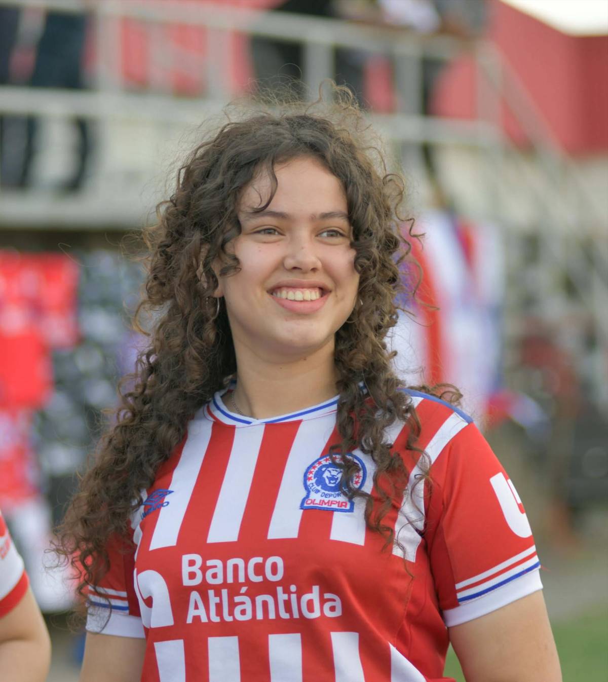 Aficionados sorprenden a Espinel, jugada de VAR de policía y la belleza de Comayagua