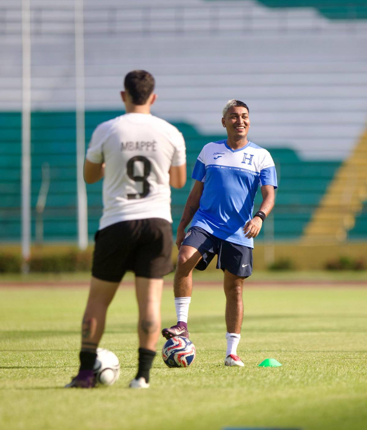 Más boletos, habrá VAR y la petición de salvadoreños para partido de tiktokers en el Morazán