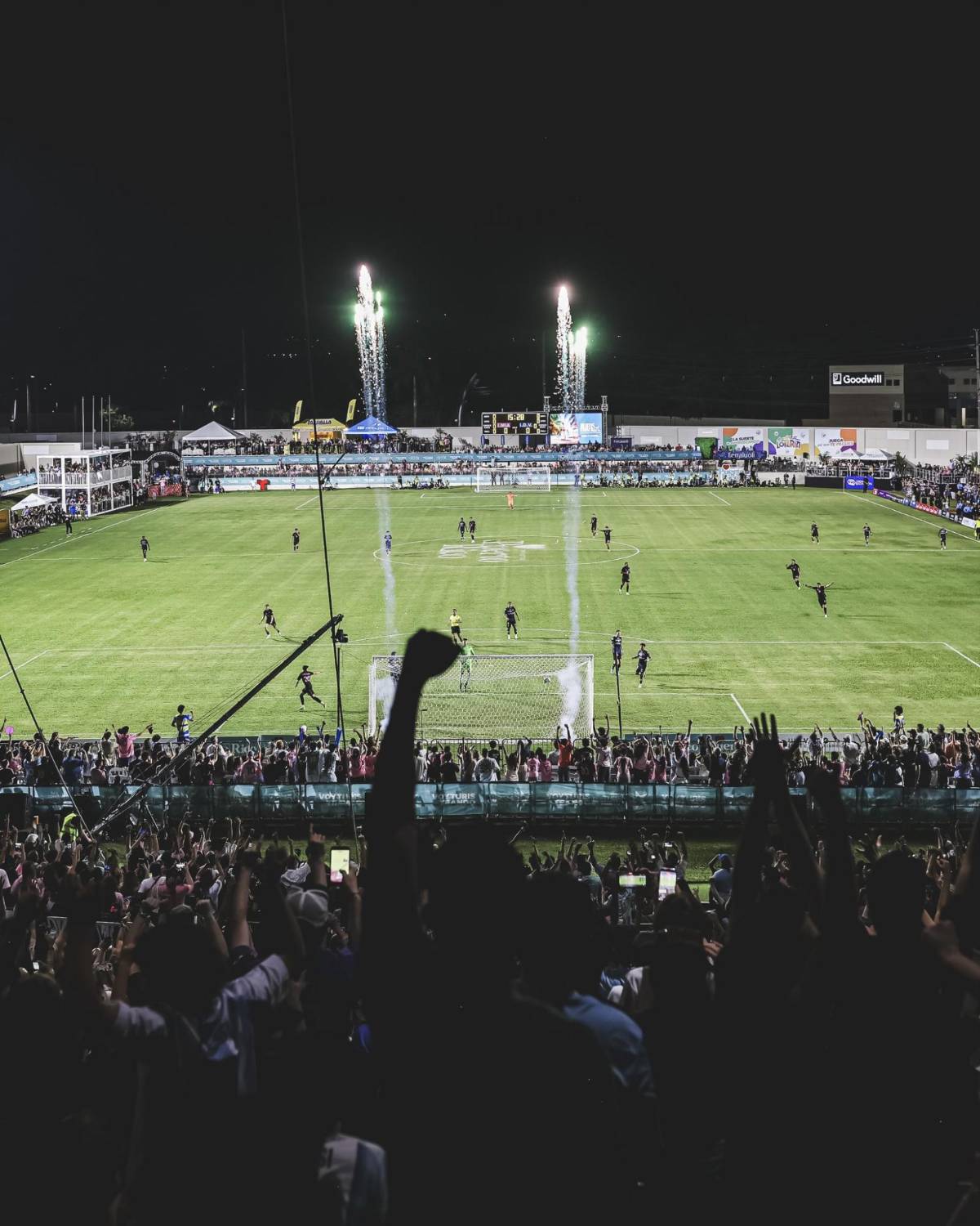 Messi se enoja luego de que lo botaran, la pelea, confusión y ¿quién se quedó con la camisa?