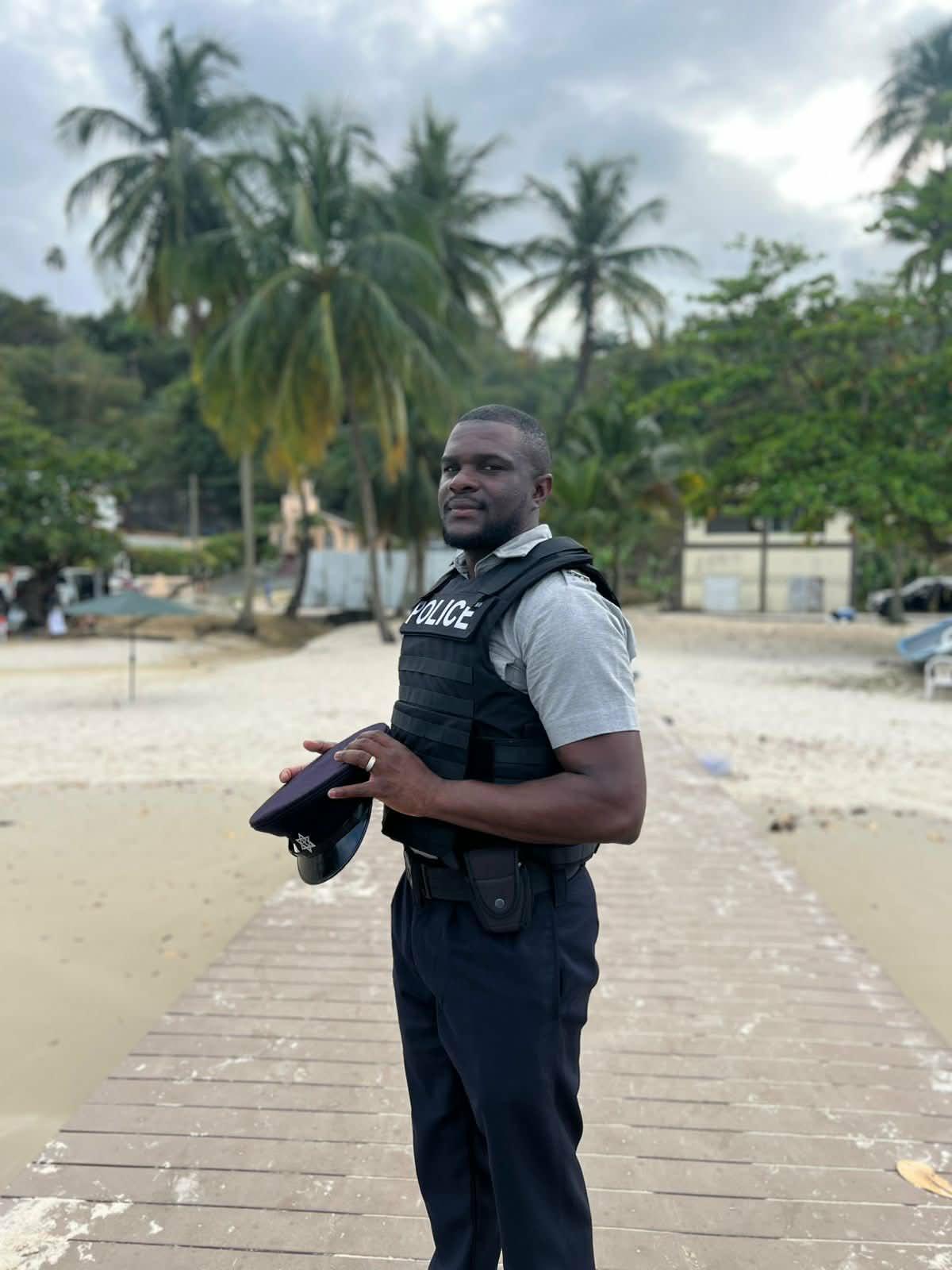 Fue campeón en el fútbol hondureño, regresó a su país y ahora trabaja como policía